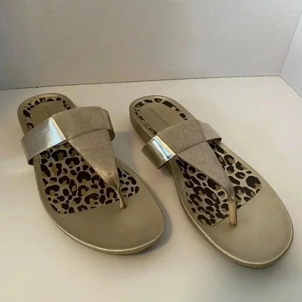 Apostrophe gold, animal print, with glitter sandals. Size 10 - Picture 2 of 6